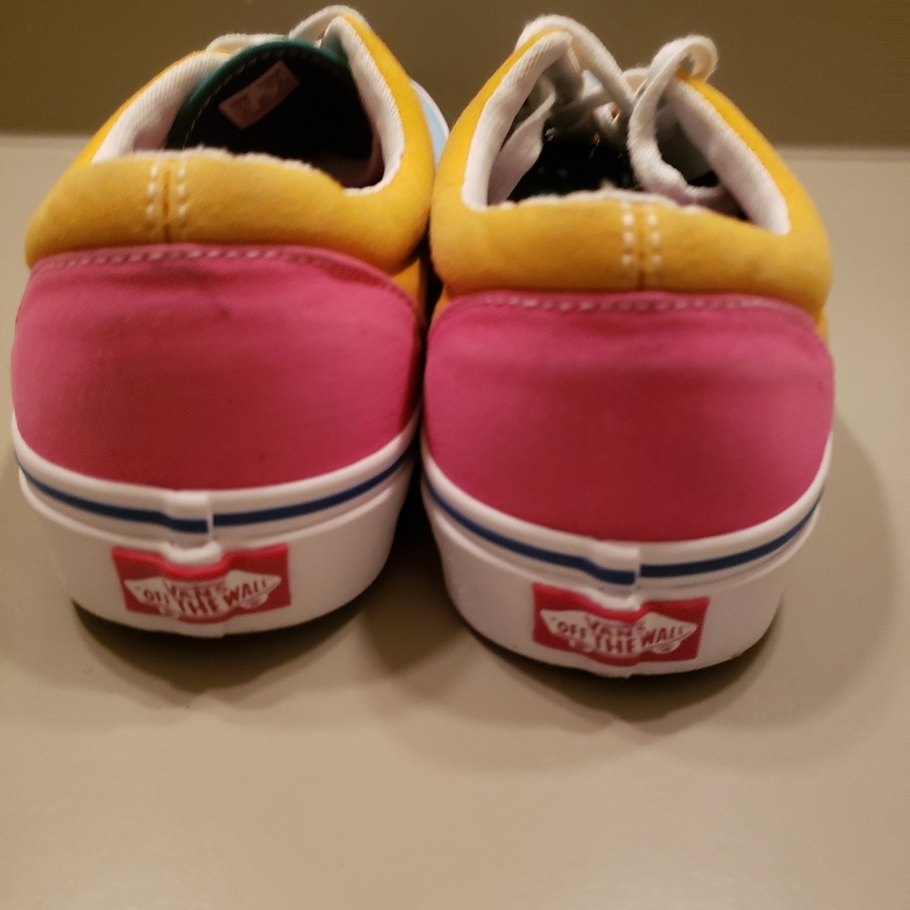 Vans - Picture 2 of 5